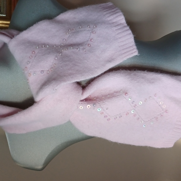 Pink wool Scarves - Picture 2 of 5